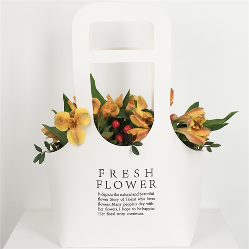 Композиция в сумочке с альстромерией 4092 - фото 13850