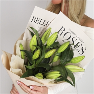 Букет из 3 лилий 2833