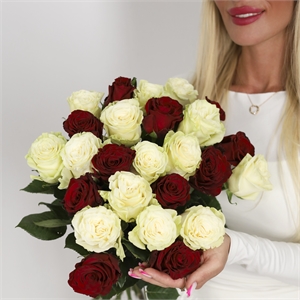 Букет из 25 роз Эквадор 60 см Микс 3967