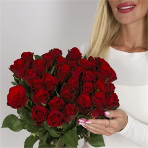 Букет из 35 роз Кения 50 см 3911