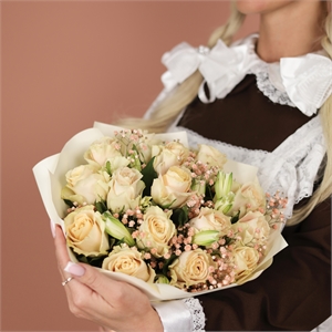 Сборный букет "Особая атмосфера" 3000