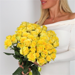 Букет из кустовых роз 60см (с выбором цвета)  15 штук 2444