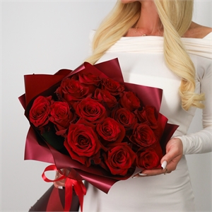 Букет из 15 роз Эквадор 60 см 2965