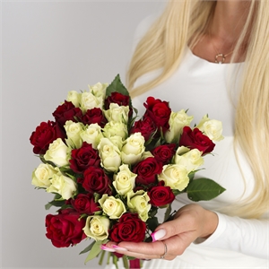 Букет из 35 роз Кения 40 см 4044