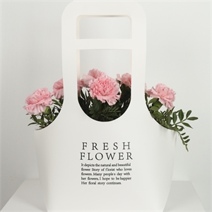 Композиция в сумочке с диантусом 4087