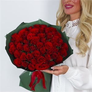 Букет из 51 розы Кения Рэд Рибон 50 см 4006