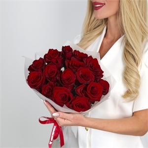 Букет из 15 роз Эквадор Эксплорер 60 см 2965