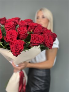 Роза красная 60 см Россия  (Ред Наоми) 