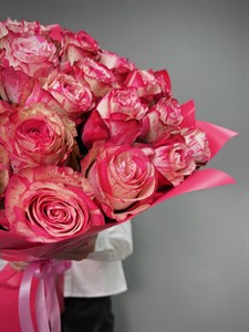 Букет из 15 розовых роз Эквадор ( Мэджик таймс)