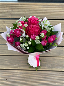 Сборный букет с розовой розой "Время любить"